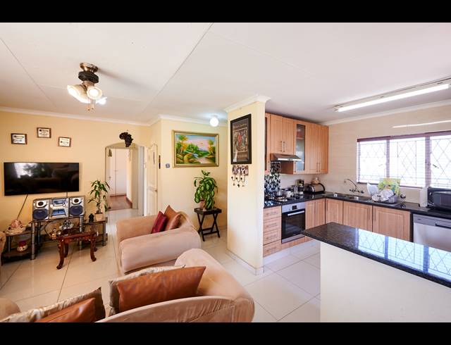 3 BEDROOM HOUSE FOR SALE IN VORNA VALLEY